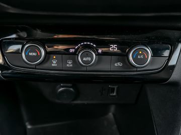 Opel Corsa F e Elegance Kamera Style-Paket LED