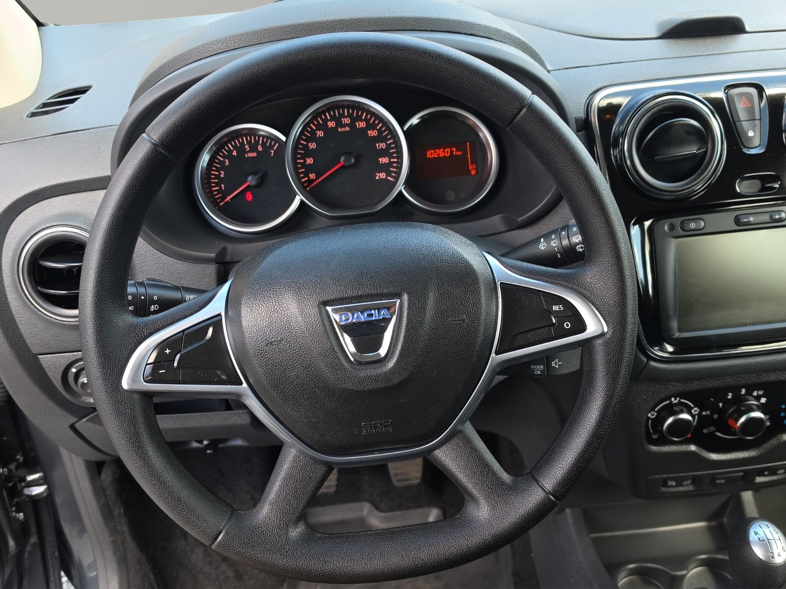 Fahrzeugabbildung Dacia Lodgy Comfort 7x Sitzer Navigation Tempomat