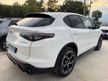 Alfa-Romeo Stelvio - 3