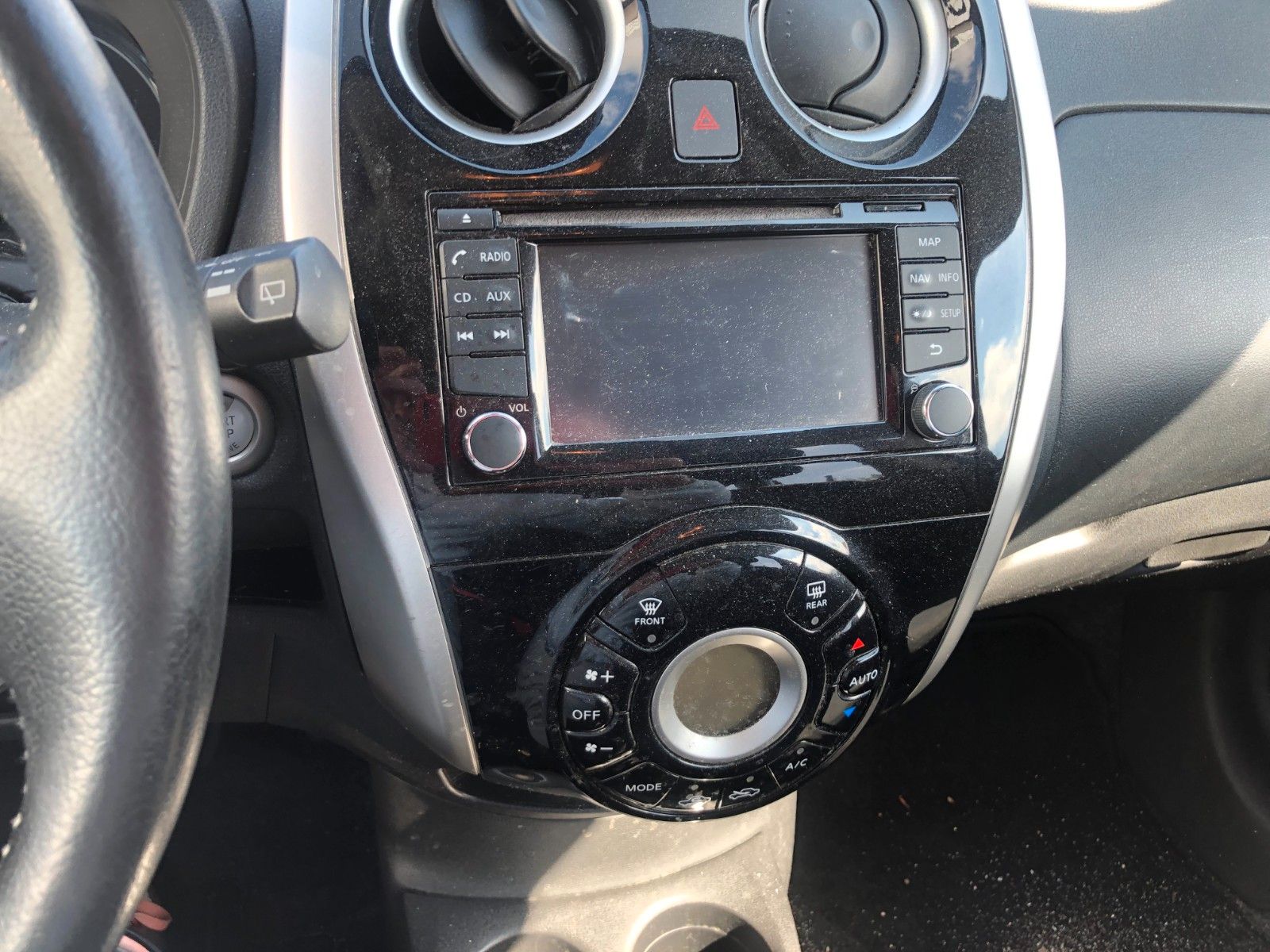 Fahrzeugabbildung Nissan Note Acenta Plus Frontschaden