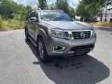 Nissan Navara NP300 Acenta Navi, Camera, HardTop 4x4 AH - Nissan Navara von privat