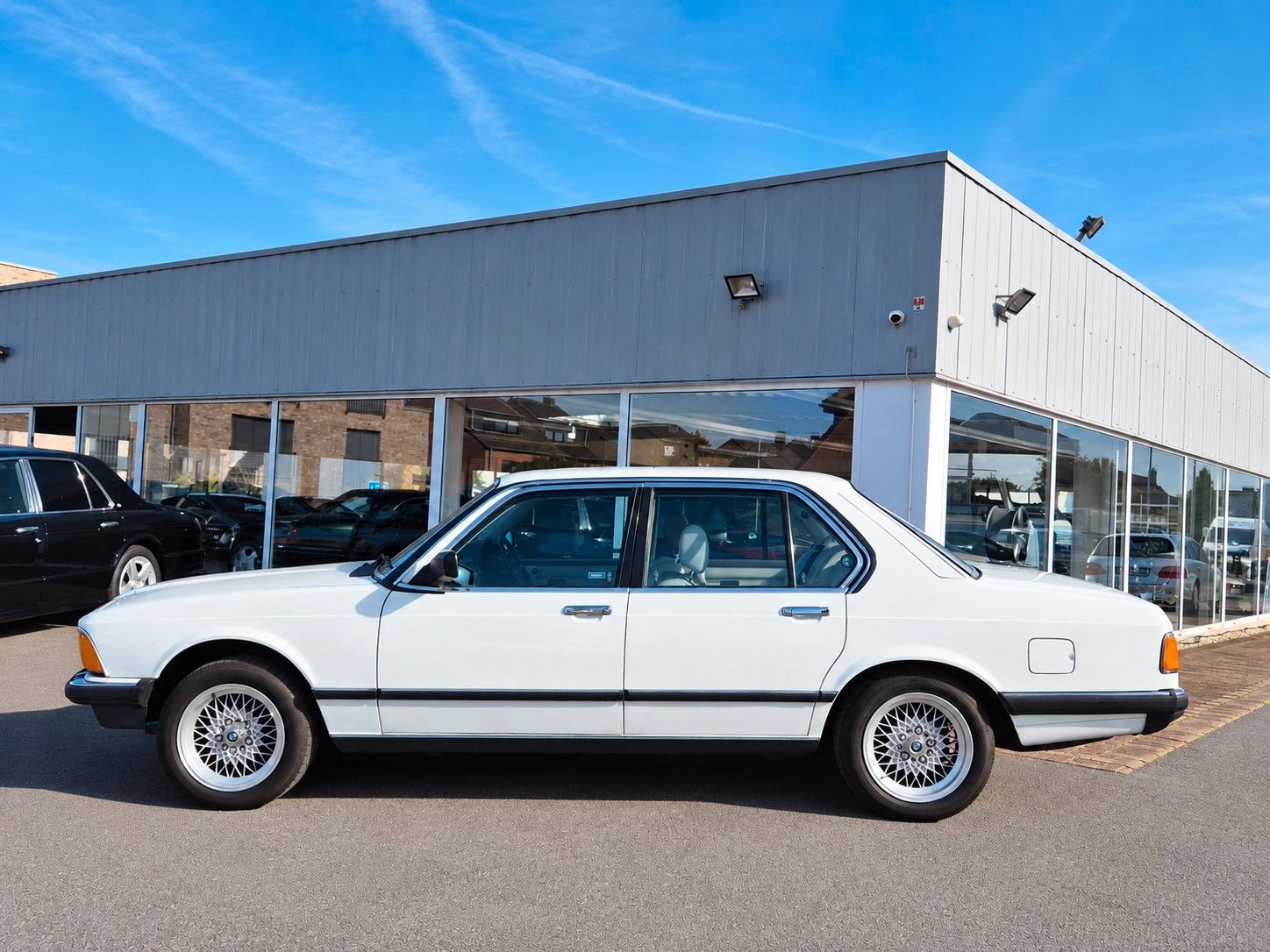 Fahrzeugabbildung BMW 745i SA/E23 mit M1 Motor/Extrem rar/20 Stk weltw