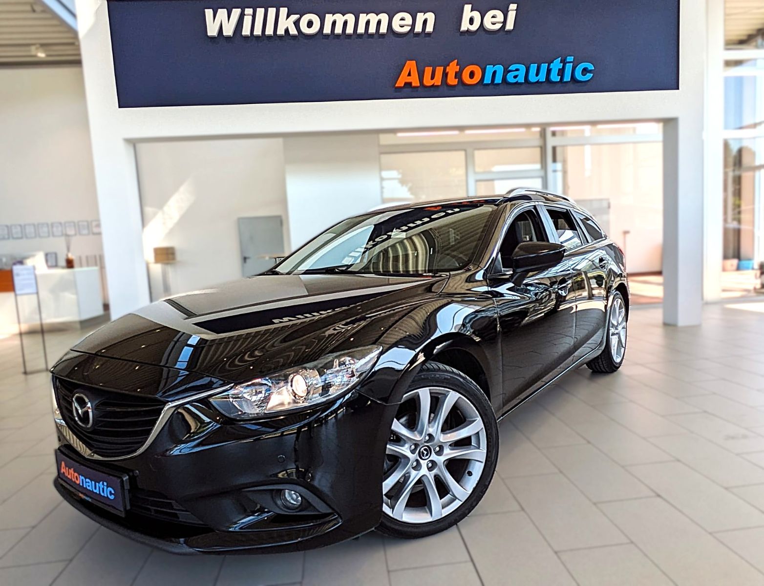 Fahrzeugabbildung Mazda 6 Kombi Center-Line KLIMAAUT SITZHEIZG NAVI 19''