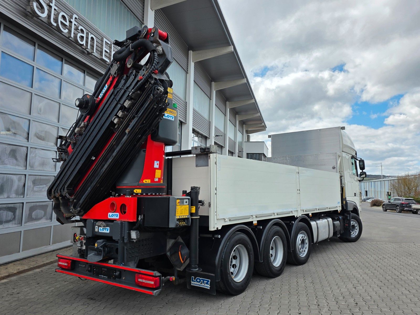 Fahrzeugabbildung DAF XF 530 8x2 Palfinger PK 34002 SH+JIB+Winde Funk