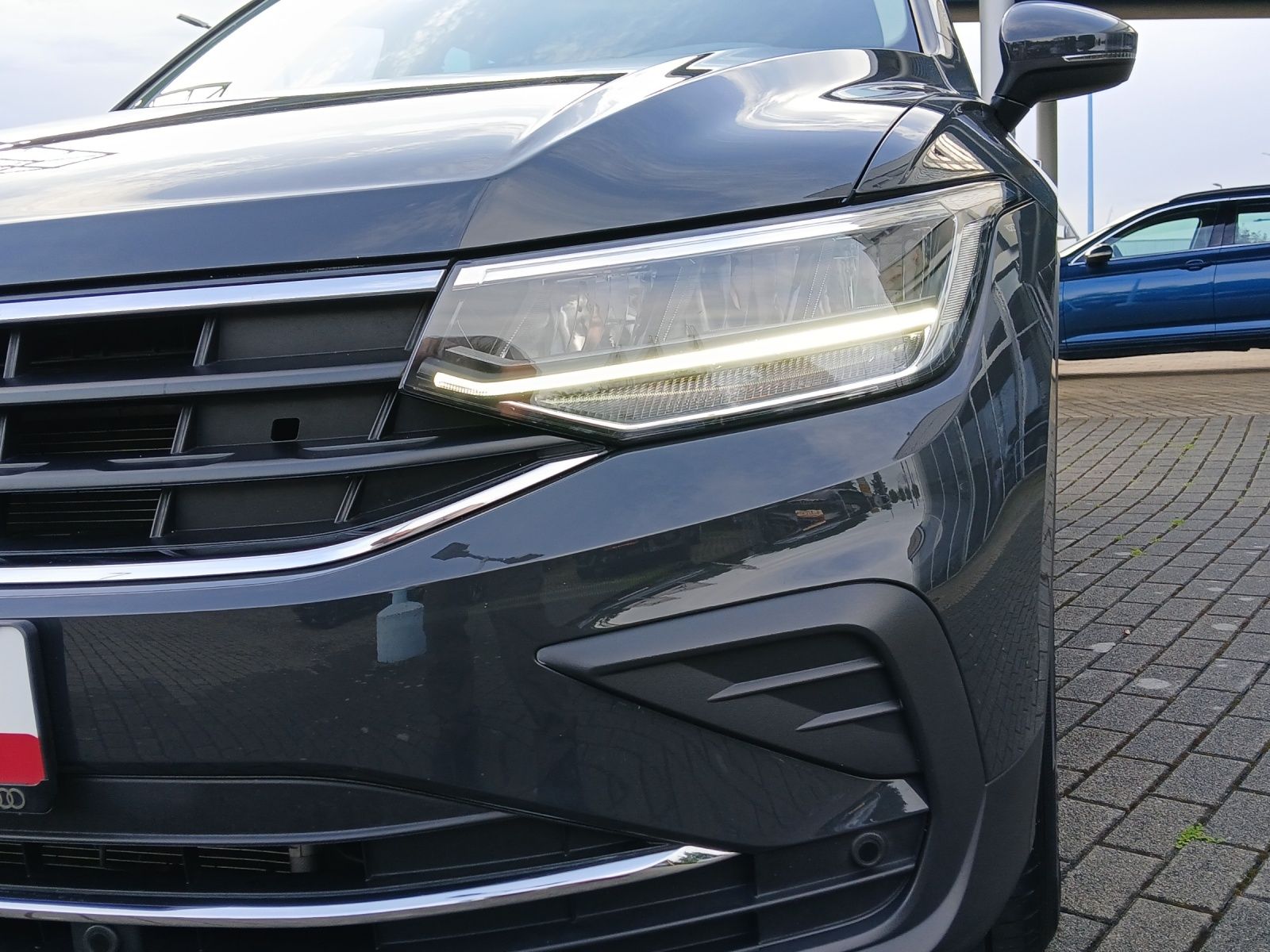 Fahrzeugabbildung Volkswagen Tiguan TSI Move LED CarPlay ACC PDC SHZ LHZ