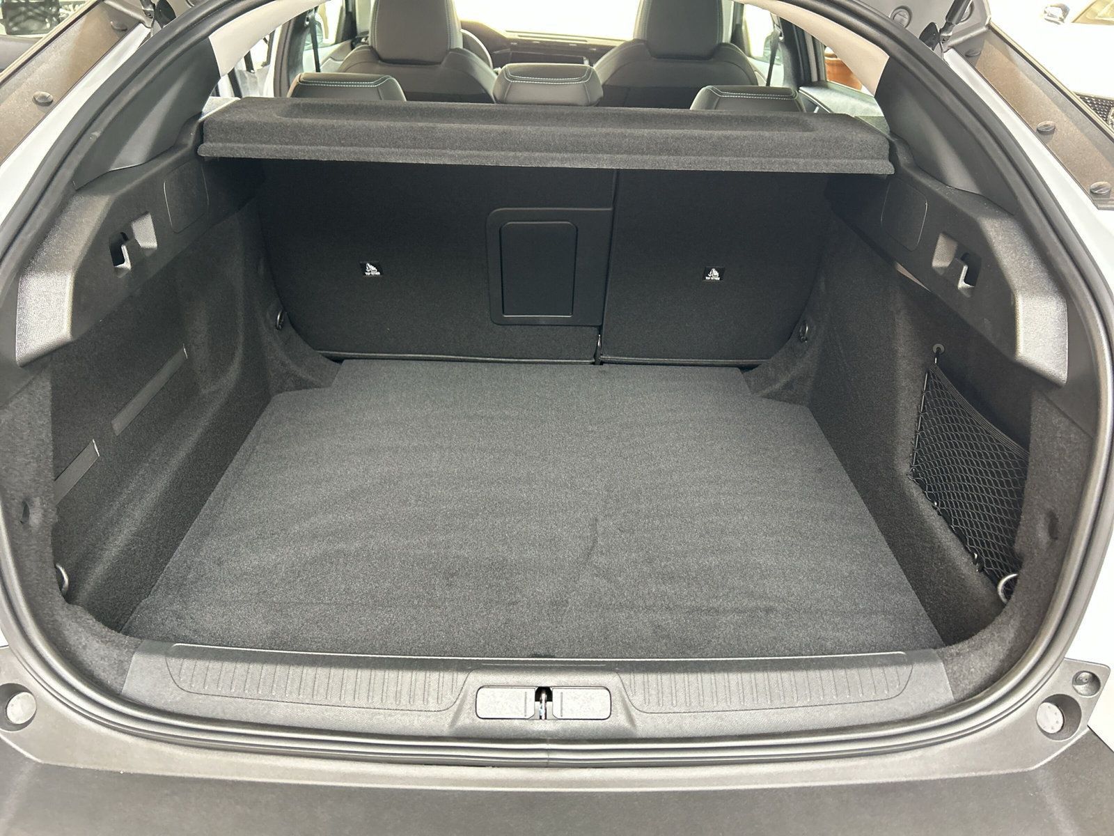 Peugeot 408 - Bild 9