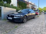 BMW 520d xDrive A - - BMW 520 Hybrid (Diesel/Elektro)