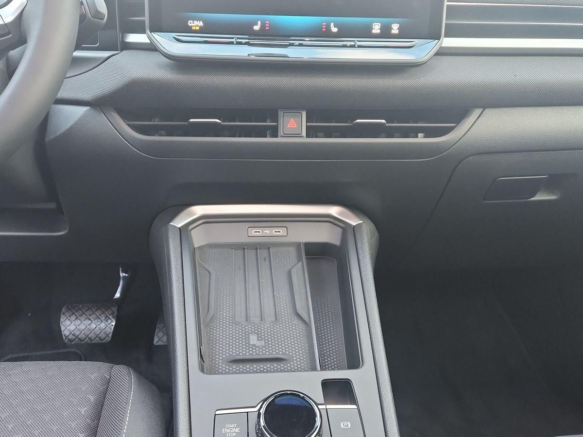 Fahrzeugabbildung Volkswagen T-Roc Life 1.5 eTSI 110 kW