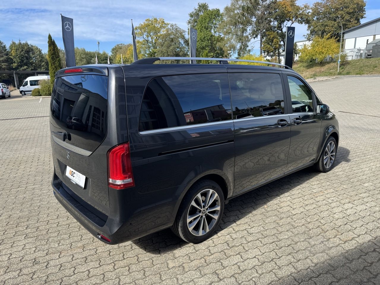 Fahrzeugabbildung Mercedes-Benz V 300d Avantgarde Ed. 4x4 Distronic*AHK*Standhzg