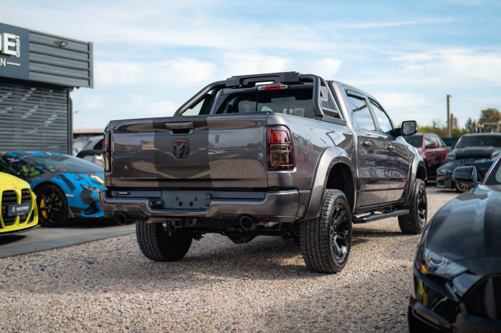 Fahrzeugabbildung Dodge RAM 5.7 V8 HEMI 4x4 OFFROAD NightPaket AXLE LOCK