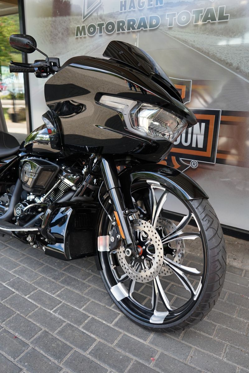 Fahrzeugabbildung Harley-Davidson Road Glide FLTRX 117 mit 26" Vorderrad JEKILL