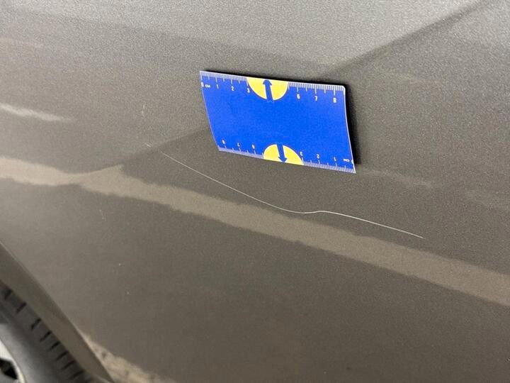 Fahrzeugabbildung Peugeot 2008 GT 1.2PURETECH NAVI KAMERA PDC ACC 1.HAND