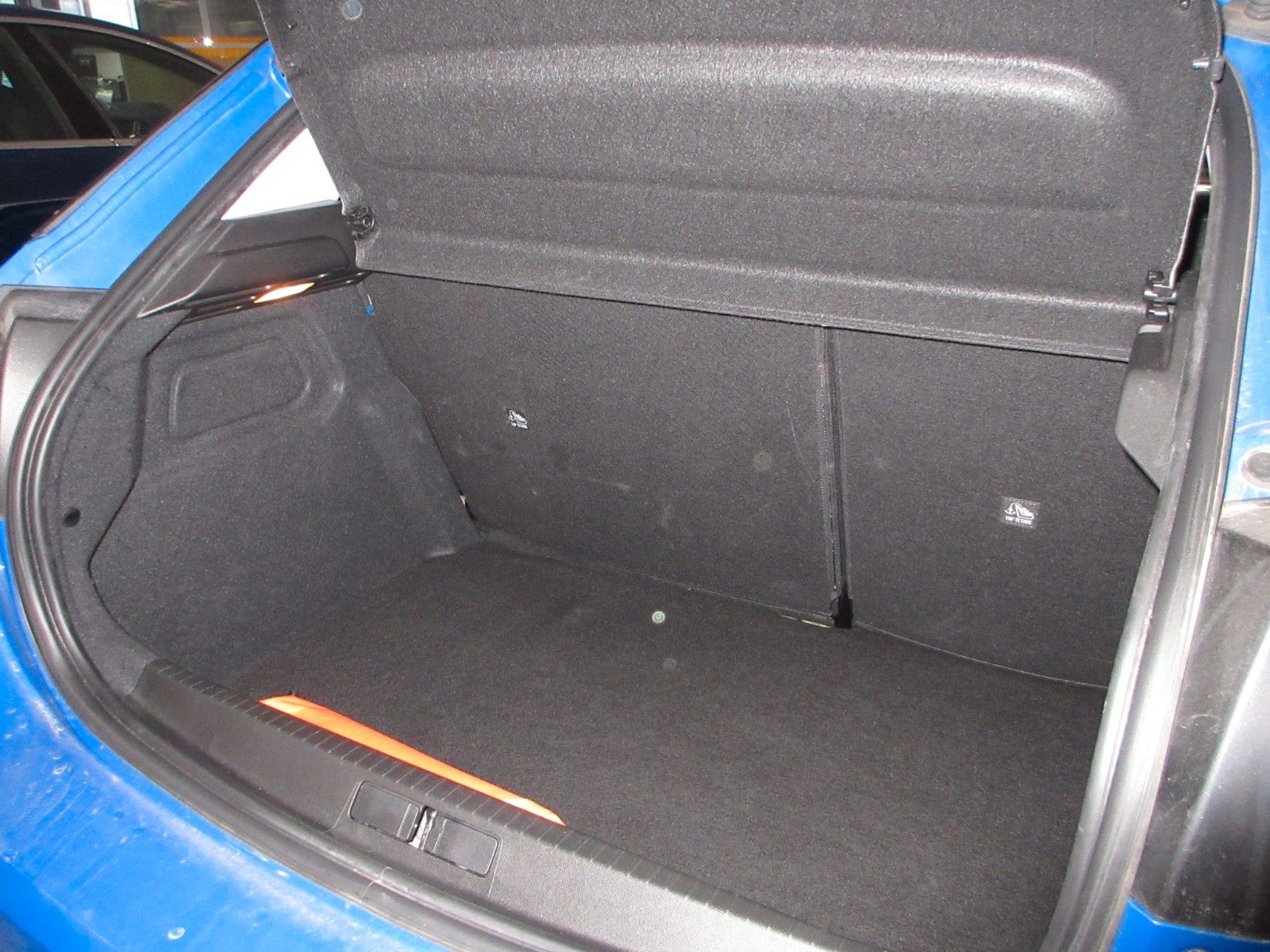 Fahrzeugabbildung Opel Corsa 1.2 T Elegance LED/NAVI/PDC/ALU/TEMPO