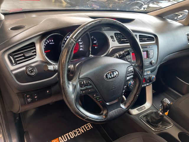 Kia Ceed Sportswagon FIFA World Cup Edition *AHK*LKH