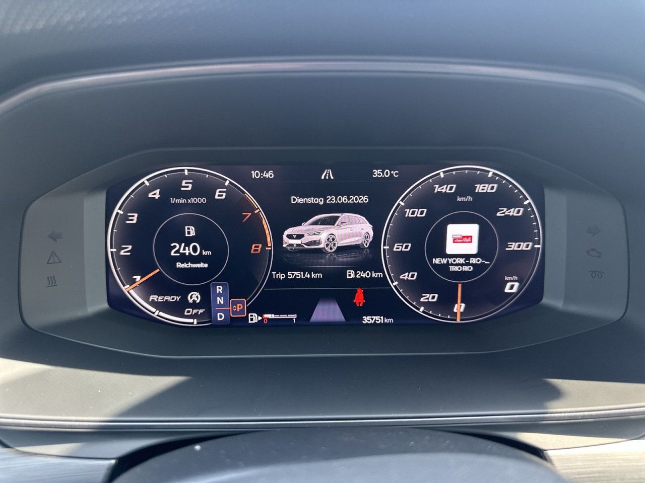 Fahrzeugabbildung CUPRA Leon Sportstourer 1.5 eTSI 150 PS DSG*AHK* - mit KI generiert/bearbeitet