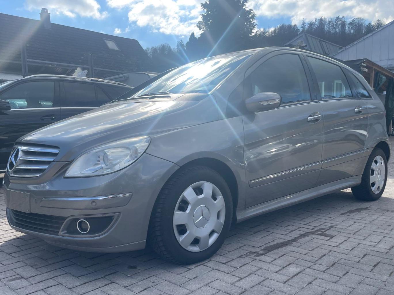 Mercedes-Benz B 200*Automatik*El Sitze*PDC*1Hand*Scheckheft