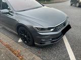 Volkswagen Vw Passat bj 2017 / 1,8 Benzin R line Model - Volkswagen Passat mit Benzin-Antrieb: Kombi, 1.8