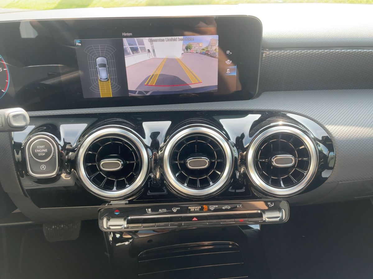 Fahrzeugabbildung Mercedes-Benz A 200 d LED/Navi/Pano/Kamera/MBUX