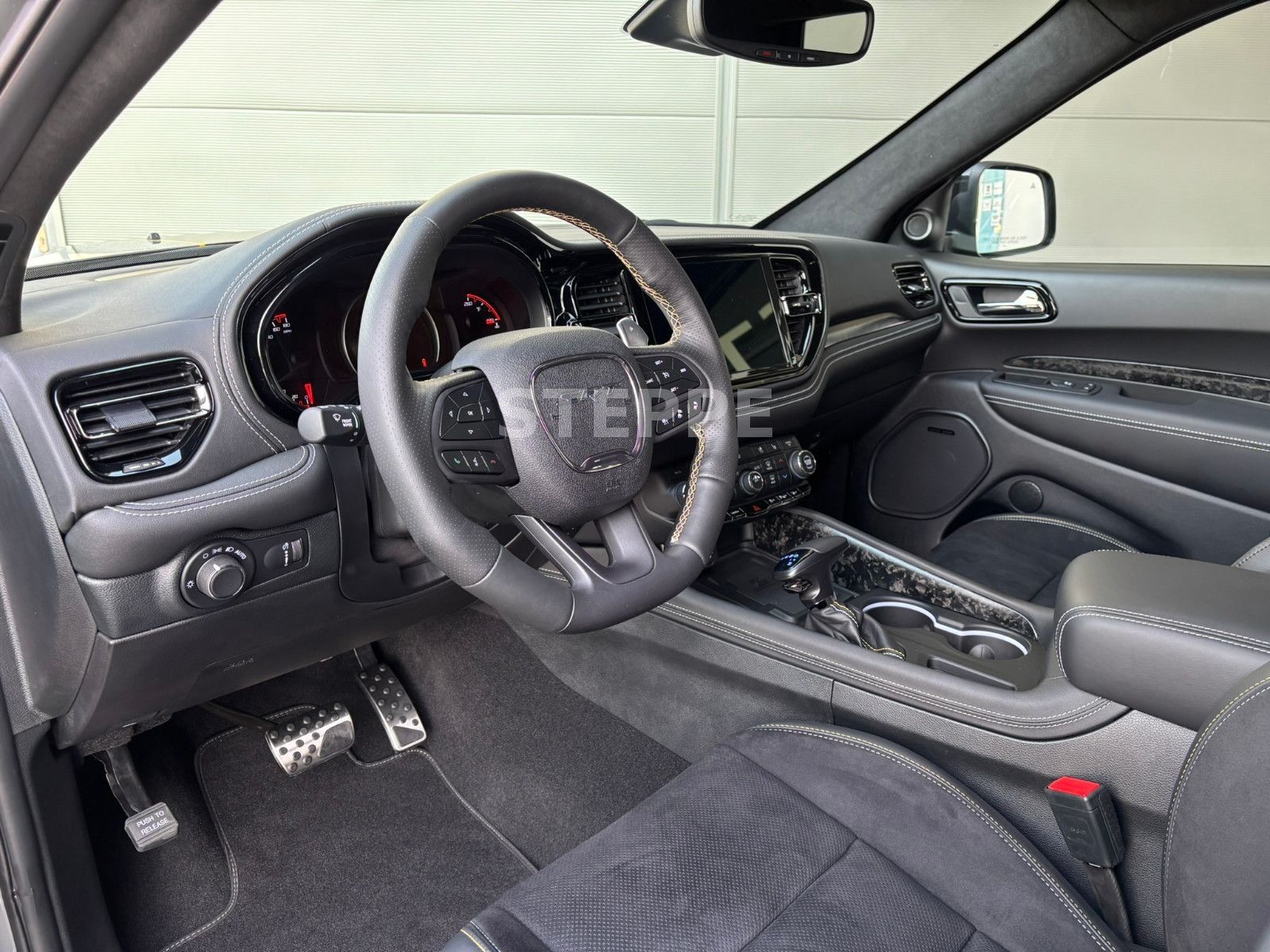 Dodge Durango SRT AWD 6,4 V8  AlcHEMY 6 Sitzer