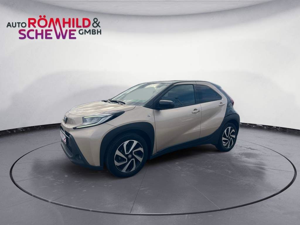 Gebrauchtwagen Toyota Aygo Aygo X 1,0 Pulse+Klima+LED+CarPlay+Android Auto in Dieburg