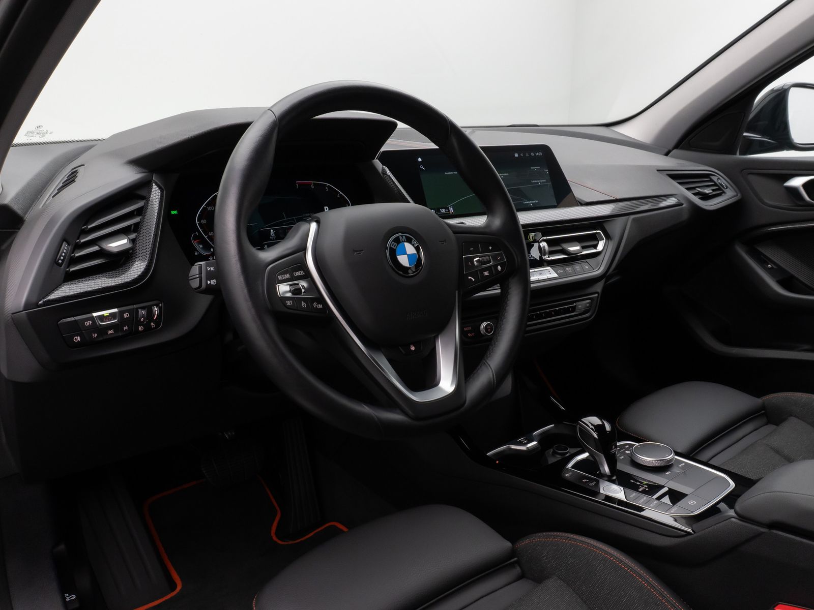 Fahrzeugabbildung BMW 118i Sport Line Kamera DAB HiFi Lenkrhzg Sport