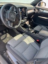 Volvo XC40 T2 Momentum Pro, Panormadach, Sitzh, Kamera - Volvo XC40 in Berlin
