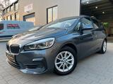 BMW 218i Active Tourer Steptronic LED AHK NAV PARK - BMW 218 Active Tourer mit Benzin-Antrieb: Grau