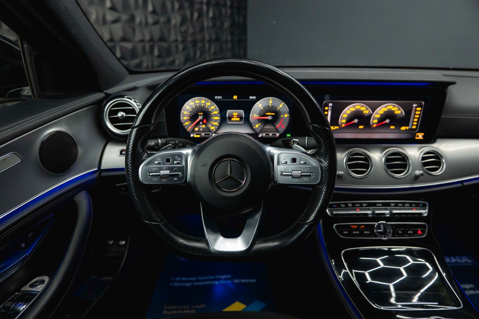 Fahrzeugabbildung Mercedes-Benz E 220d AMG Night-Paket | ACC | LED | Widescreen