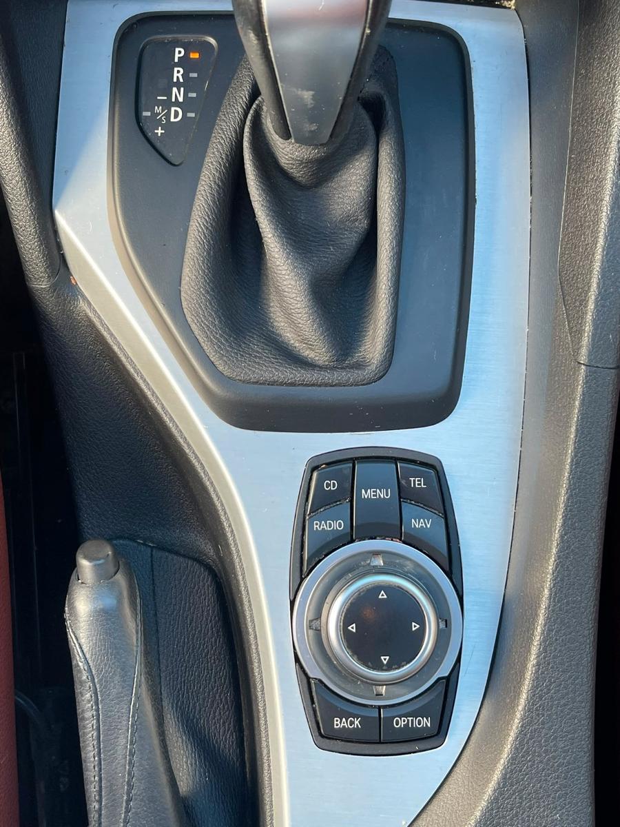 BMW X1 xDrive18d 143 ch xLine • 4x4 • Boîte auto • Toit pano • GPS • Radars AV/AR