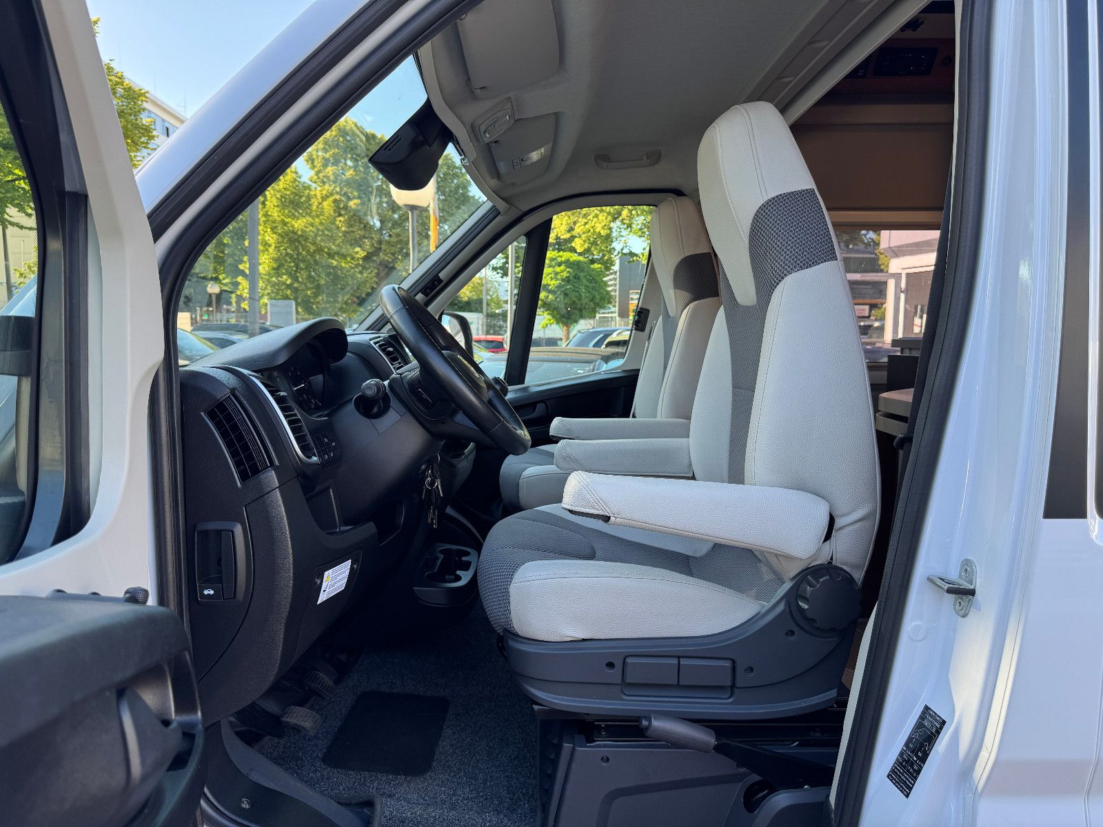 Fahrzeugabbildung VANTourer 540 FIAT DUCATO AUFSTELLDACH 5 SCHLAFPLÄTZE AHK