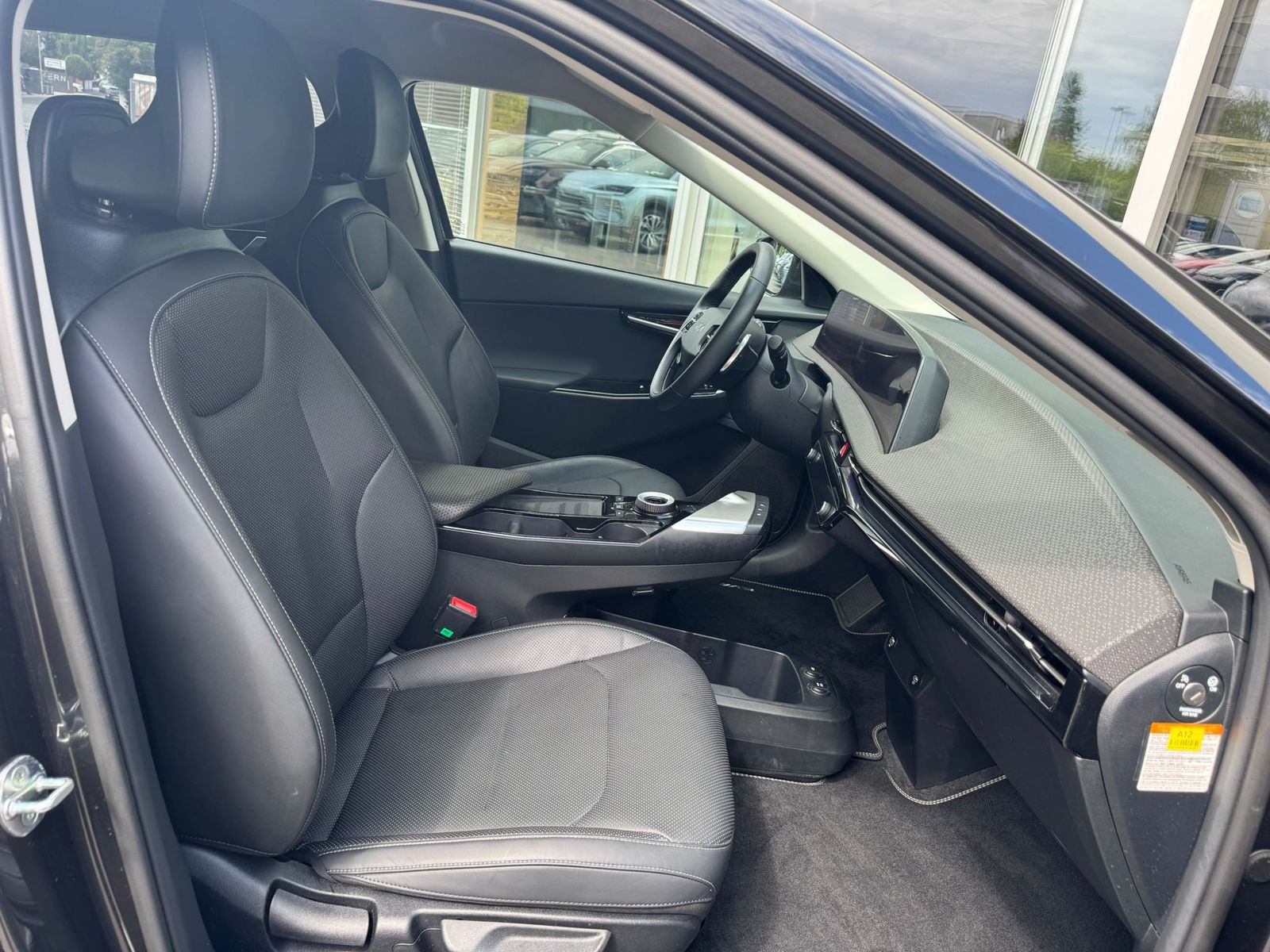 Fahrzeugabbildung Kia EV6 2WD NAVI+LED+SHZ+HEAD+KAMERA+DAB+ACC+19"+