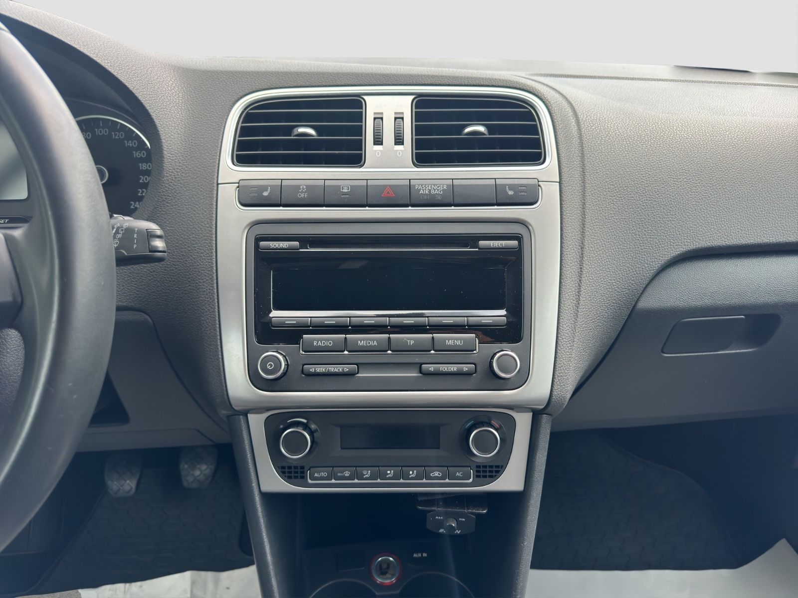 Fahrzeugabbildung Volkswagen Polo V Life /Klimaautom./Sitzhz./Tempom./PDC/Alu