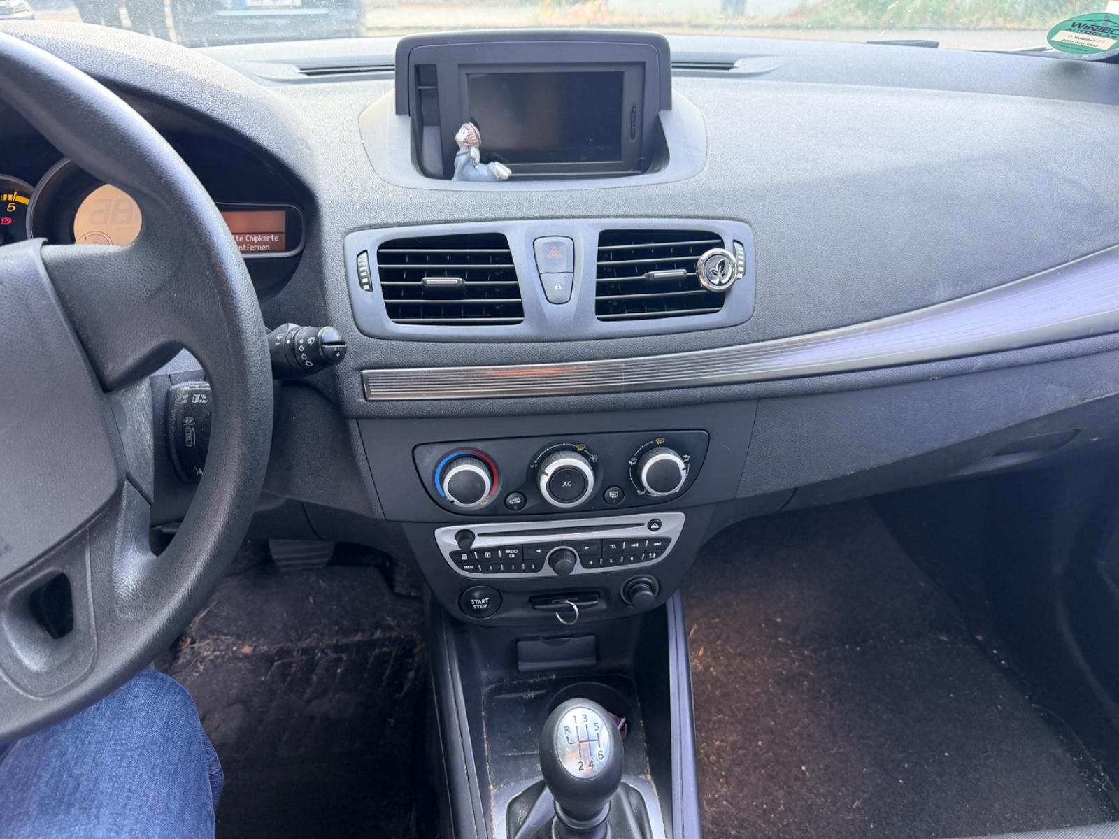 Renault Megane 2012 — photo 9