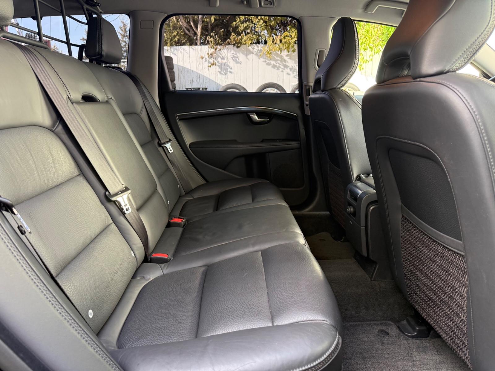 Volvo XC70 D4 163 ch Momentum • Cuir • GPS • Bi-Xénon • Webasto • Sièges enfants intégrés