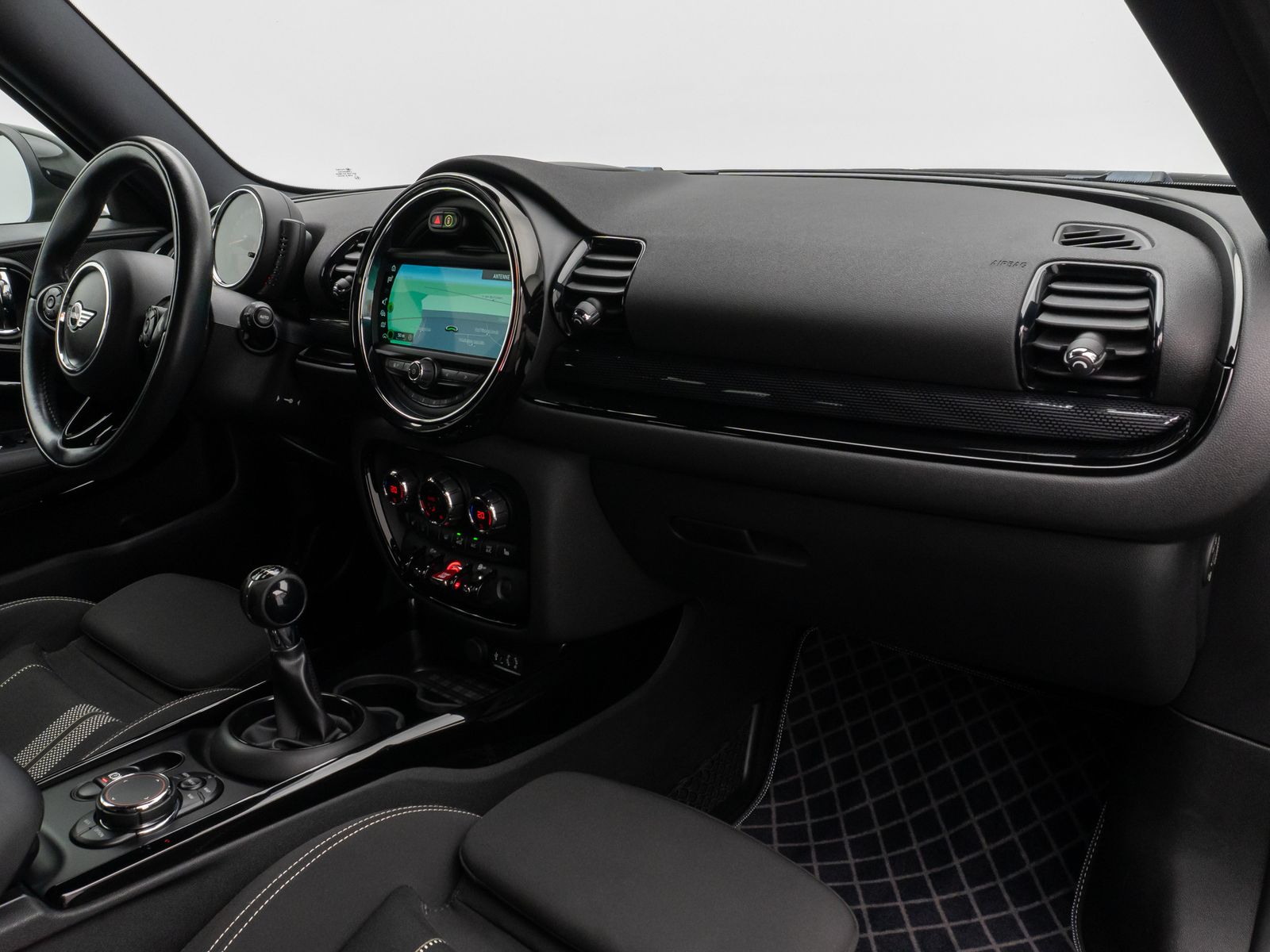 Fahrzeugabbildung MINI Cooper S Clubman Navi Sitzhz Tempomat 8Fach PDCh