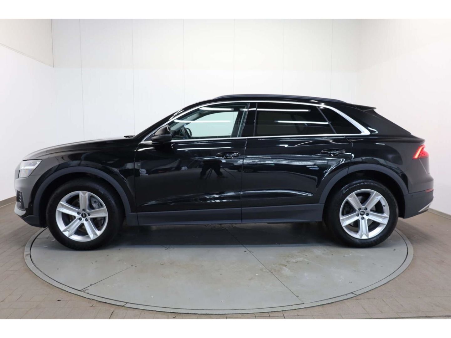 Audi Q8 55 TFSI quattro foto 5