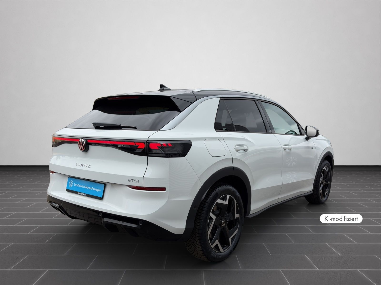 Volkswagen T-Roc R-Line 1.5 eTSI DSG AHK RFK NAVI ACC GJR foto 2