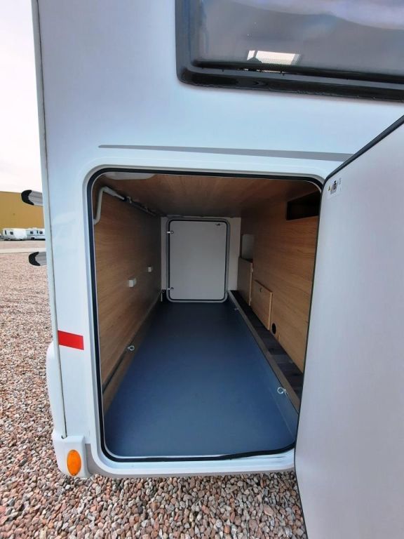 Fahrzeugabbildung LMC Cruiser V 646 G Solar/Sat/18.658,- € sparen!