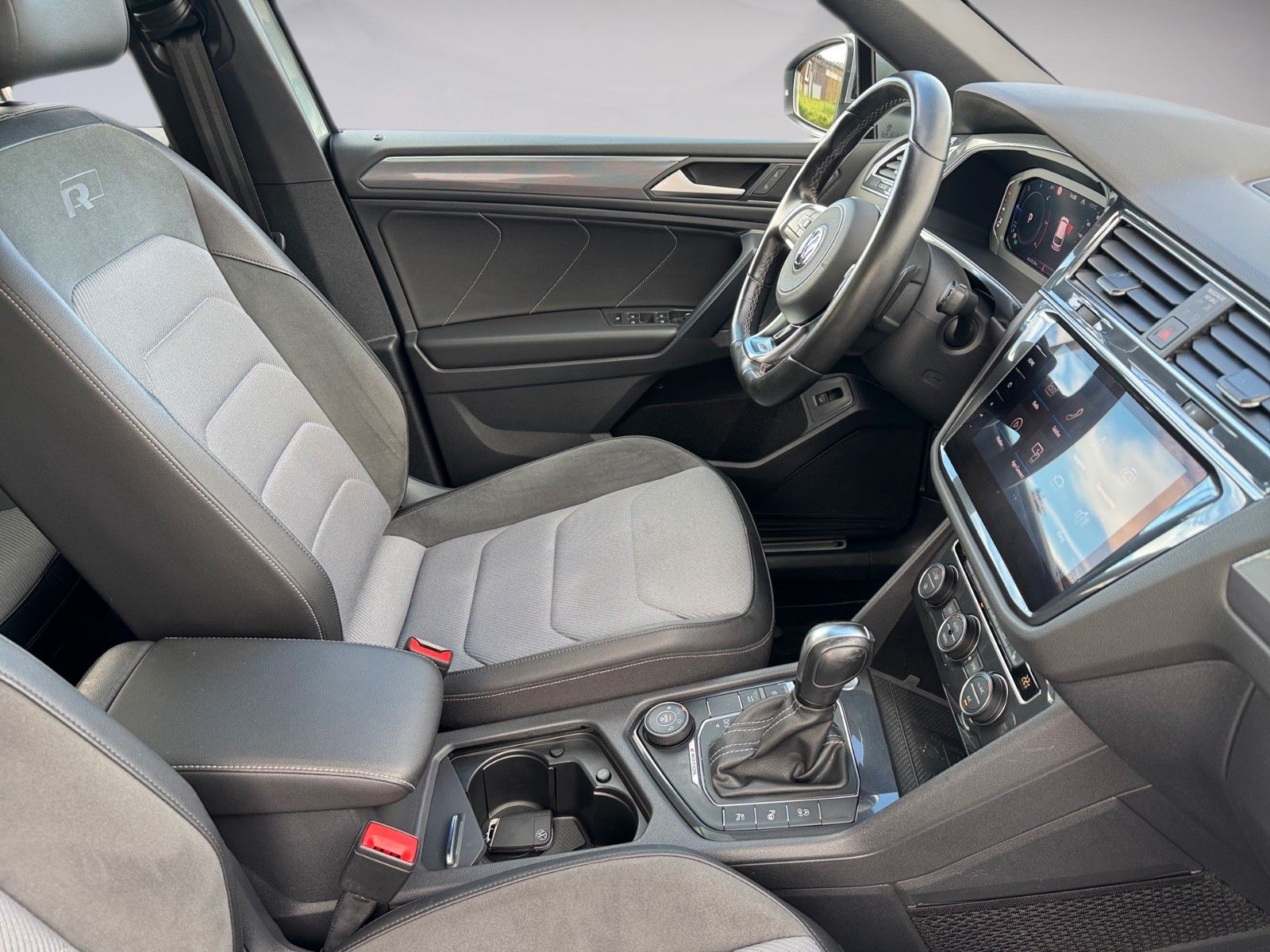 Fahrzeugabbildung Volkswagen Tiguan Allspace 2.0TDI R-Line Highline 4Motion