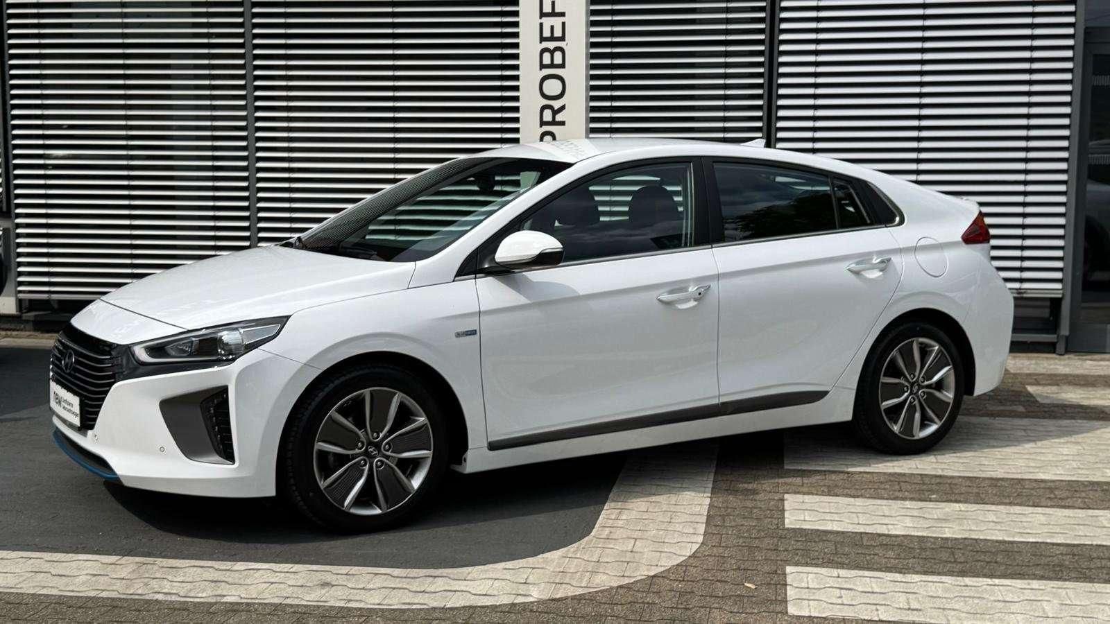 Fahrzeugabbildung Hyundai IONIQ Premium Hybrid