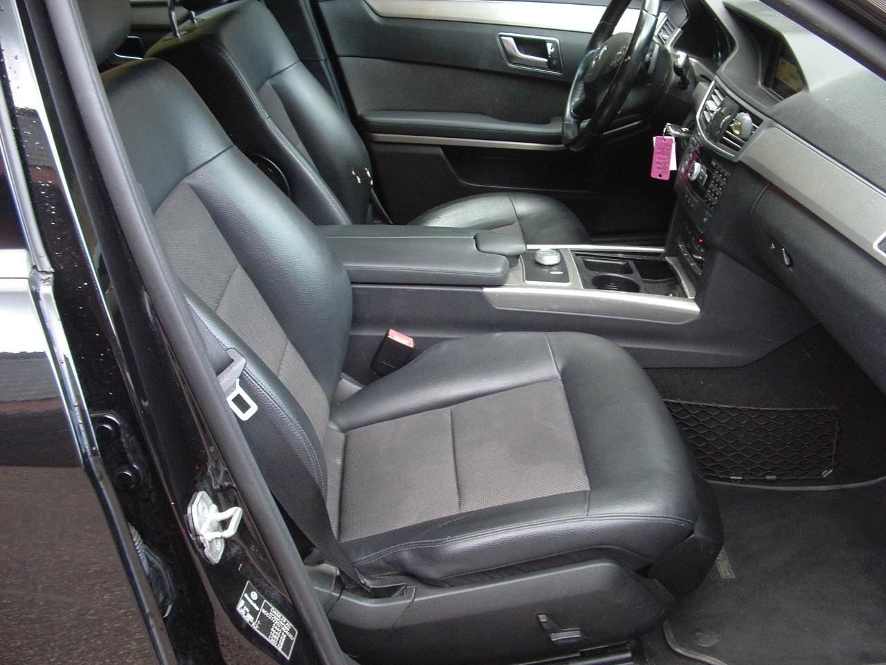 Mercedes-Benz E220 2011 — photo 11