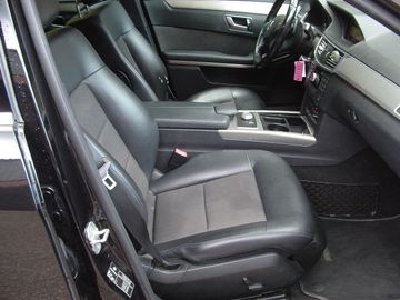 Mercedes E 220 - 11