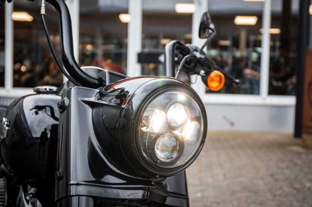 Fahrzeugabbildung Harley-Davidson ROAD KING SPECIAL 114 FLHRXS - JEKILL&HYDE -
