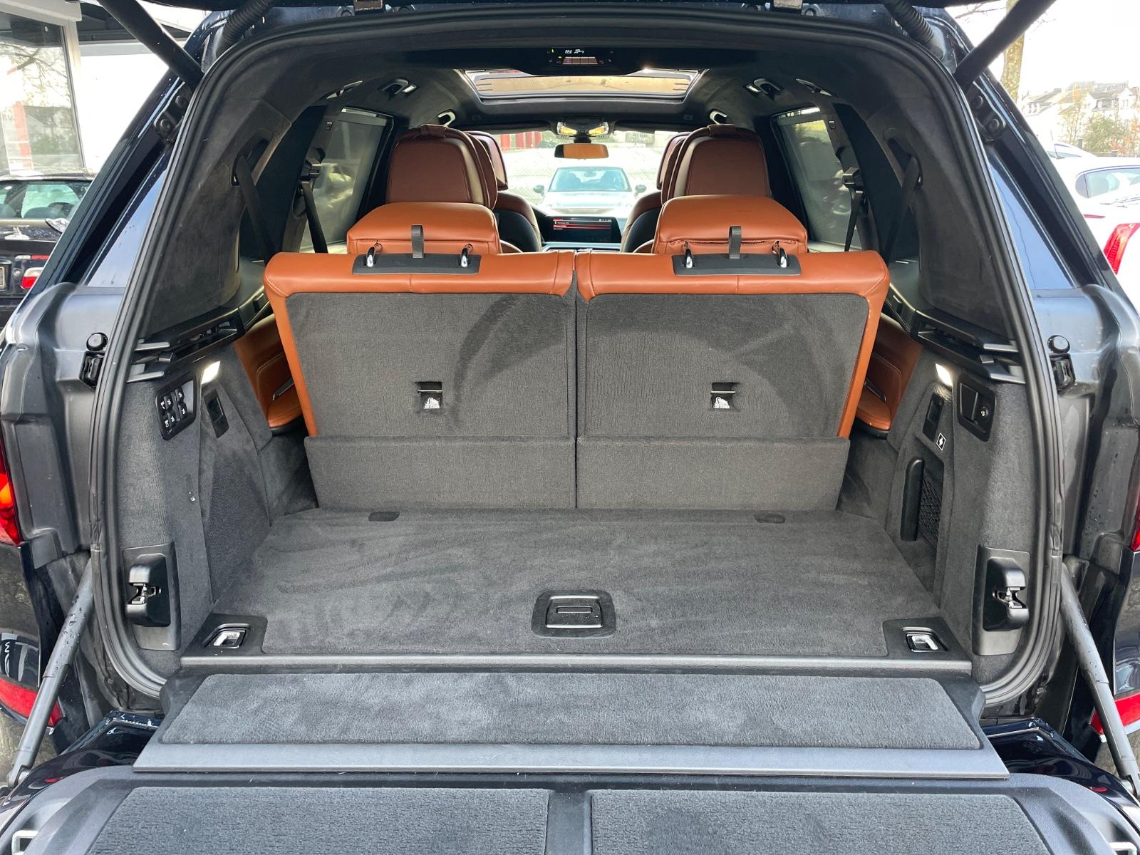 BMW X7 M50d VOLL/SKY LOUNGE/6-SITZE/ASSIST/MASSAGE