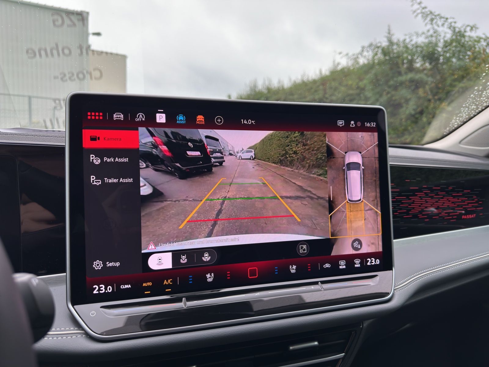 Fahrzeugabbildung Volkswagen Passat TDI Elegance DSG Matrix Standhzg AHK Navi