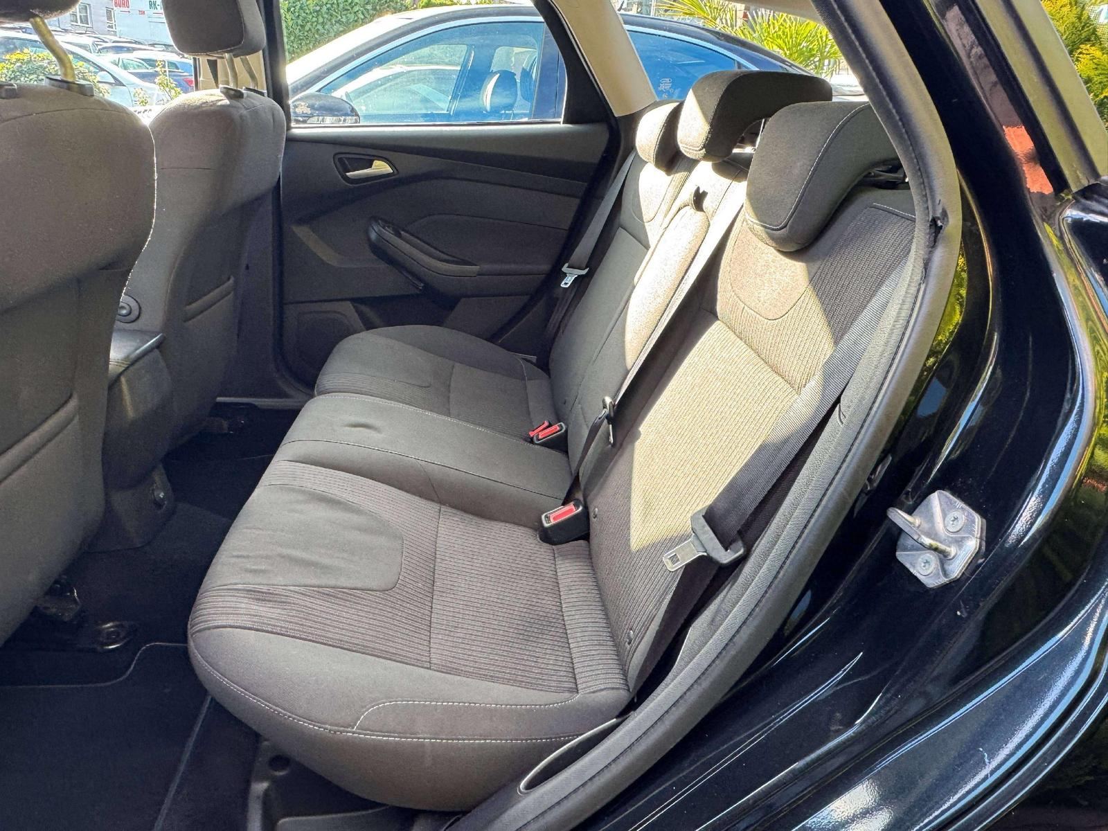 Ford Focus 2013 — photo 12