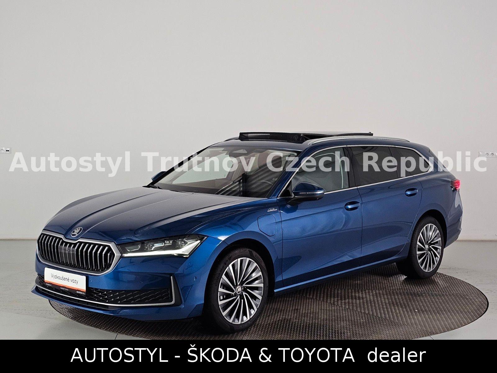 Skoda PHEV 1.5TSI 204k L&K Kupplung Head Up Webasto