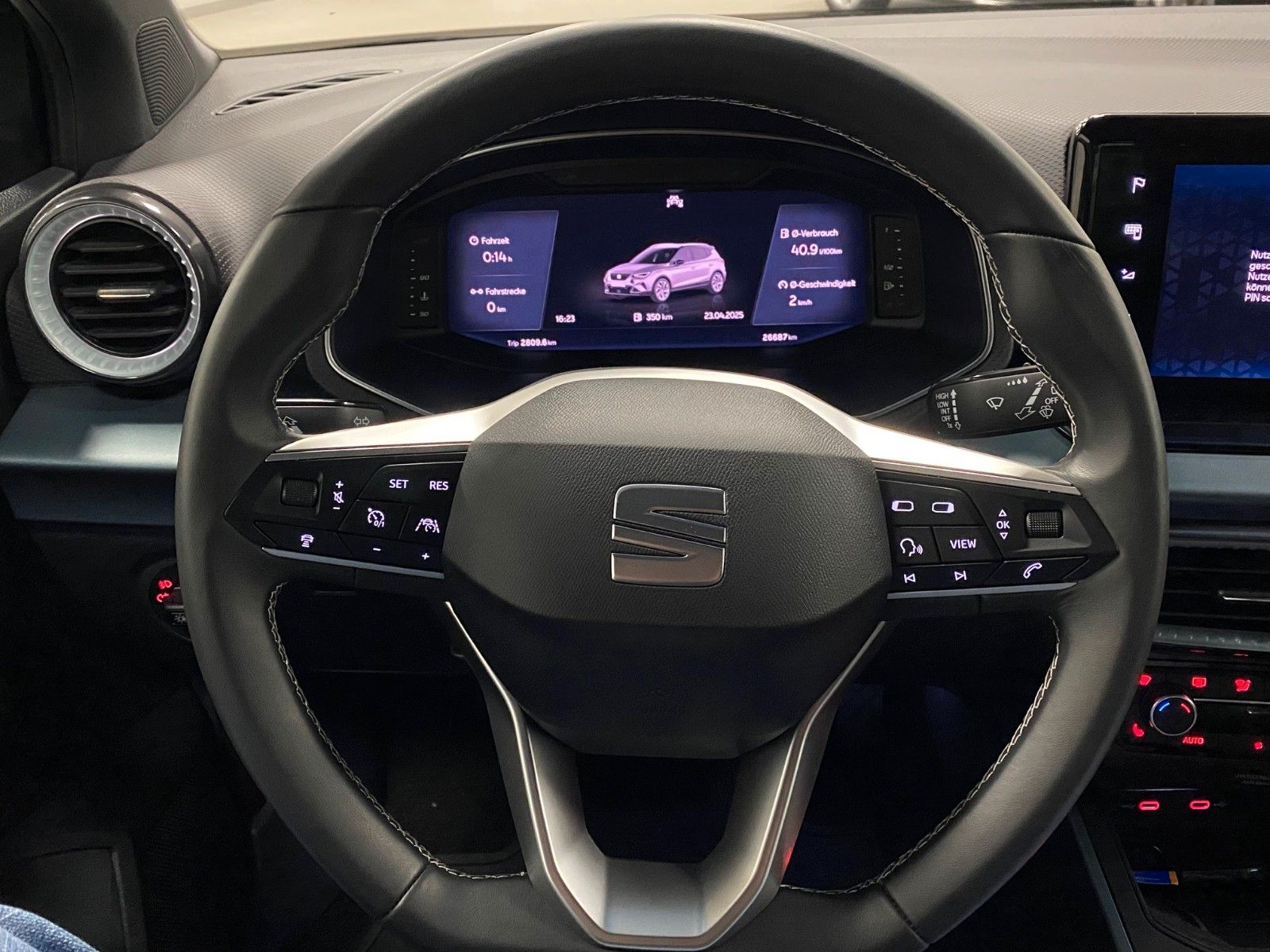 Fahrzeugabbildung SEAT Arona 1.0 TSI Xperience DSG+NAVI+ACC+KAMERA+18"+
