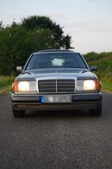 Mercedes-Benz Mercedes Benz Daimler W124 250D Limousine ... - Mercedes-Benz 250: W124 D