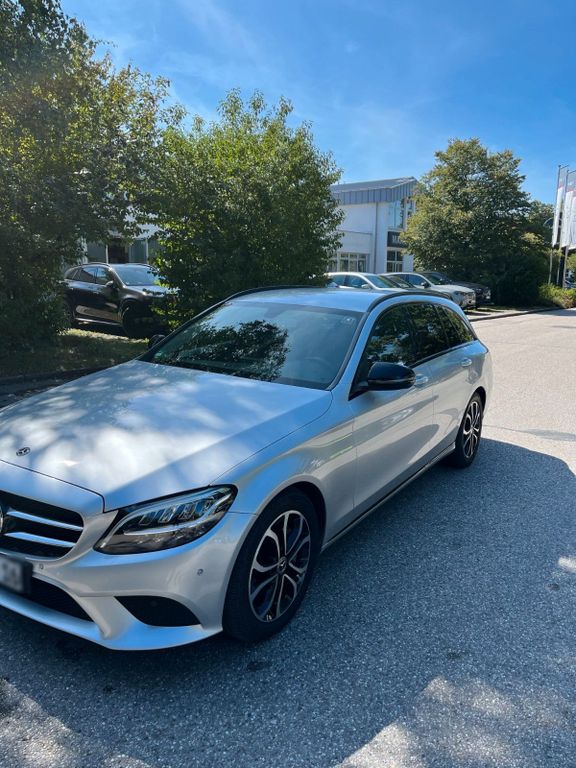 Image of Mercedes-Benz C 220